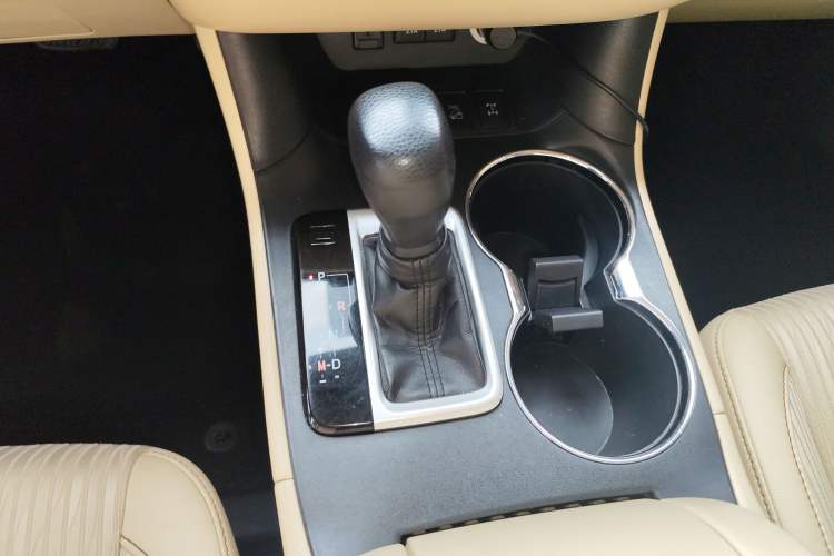 Used Toyota Highlander 2018 2.0T Four-Wheel Drive Elite Edition 7 Seats China V Standard Gear Lever