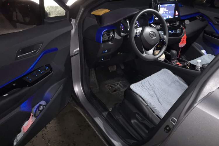 Used Toyota IZOA 2020 2.0L Enjoy Edition Driver Seat