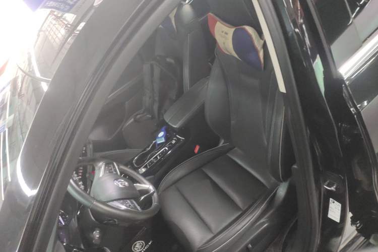 Used Buick Envision 2022 Encore S 552T Two-Wheel-Drive Luxury Model
