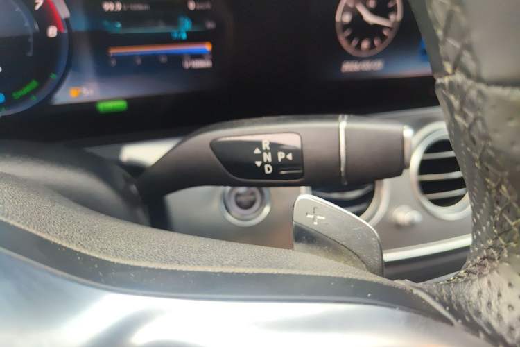 Used Mercedes-Benz E-Class 2019 E 260 Sport Edition Gear Lever