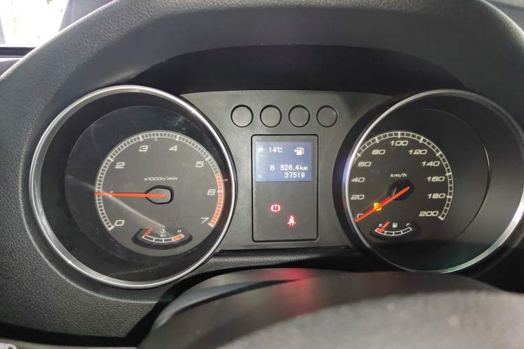 Used BAIC Off-Road BJ40 2016 40L 2.0T Manual Two-Wheel Drive Luxury Edition
