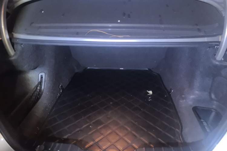 Used BMW 5 Series 2014 525Li Leading Model