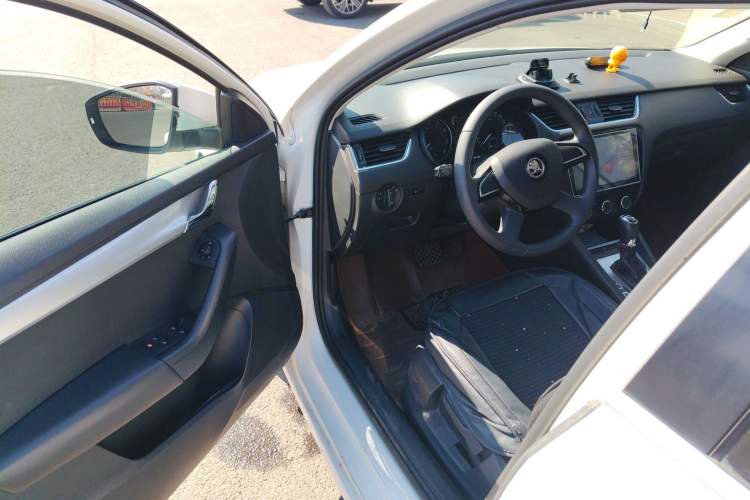 Used Skoda Octavia 2015 1.6L Automatic Yijie Edition
