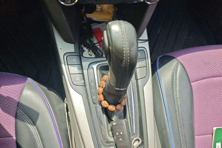 Used Chevrolet Malibu 2017 1.5T Automatic Luxury Edition Gear Lever