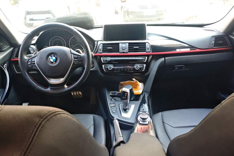 Used BMW 3 Series 2016 320i Fashion Model
