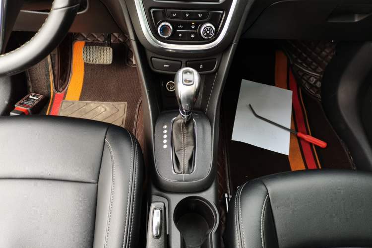 Used Buick Encore 2015 1.4T Automatic Two-Wheel Drive Urban Elite Version
