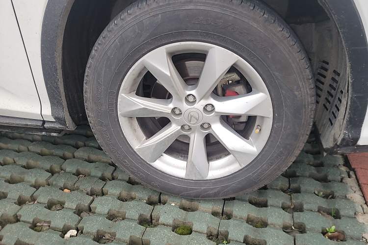 Used Lexus RX 2016 300 Two-Wheel Drive Elite Version China V Standard Right Front Wheel Hub