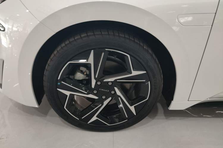 Used Lynk & Co 07 2024 EM-P 126 Long-Range Ultra