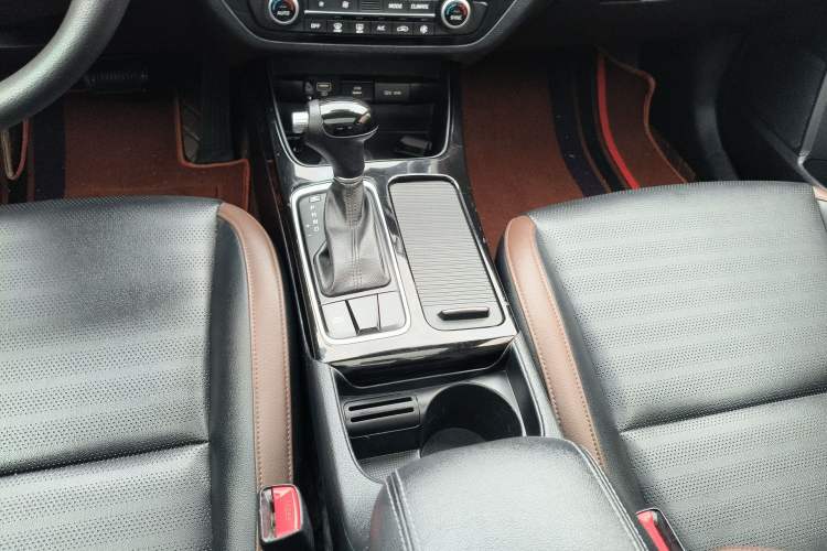 Used Kia K3 (Kai Shen) 2017 1.8L Automatic GLS Gear Lever