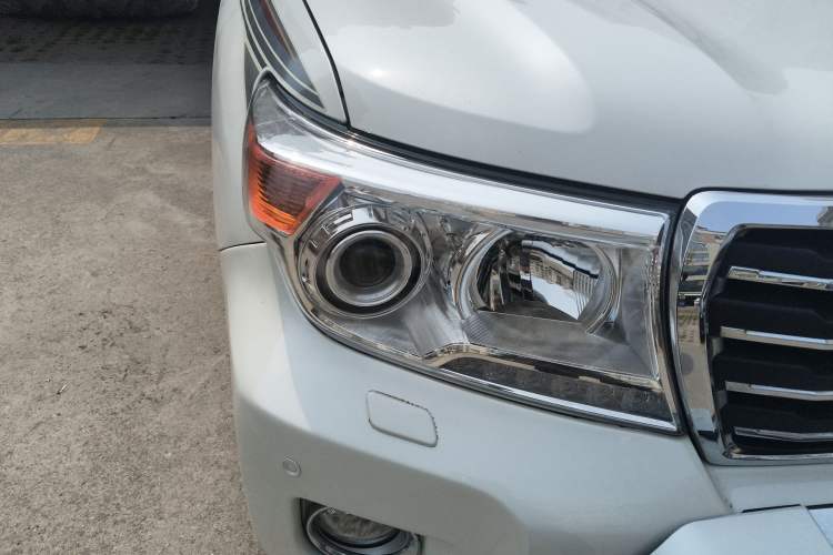 Used Toyota Land Cruiser 2014 4.0L Automatic Parallel Import Version Right Front Headlight