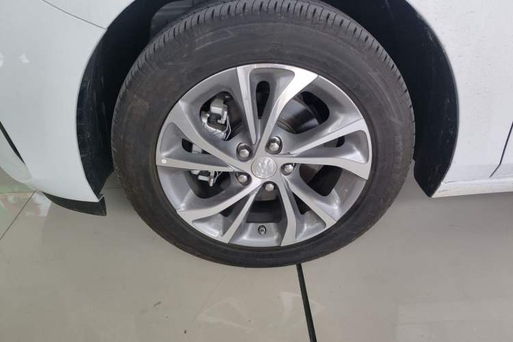 Used Buick Verano 2023 Pro Enjoyment Edition Left Front Wheel Hub