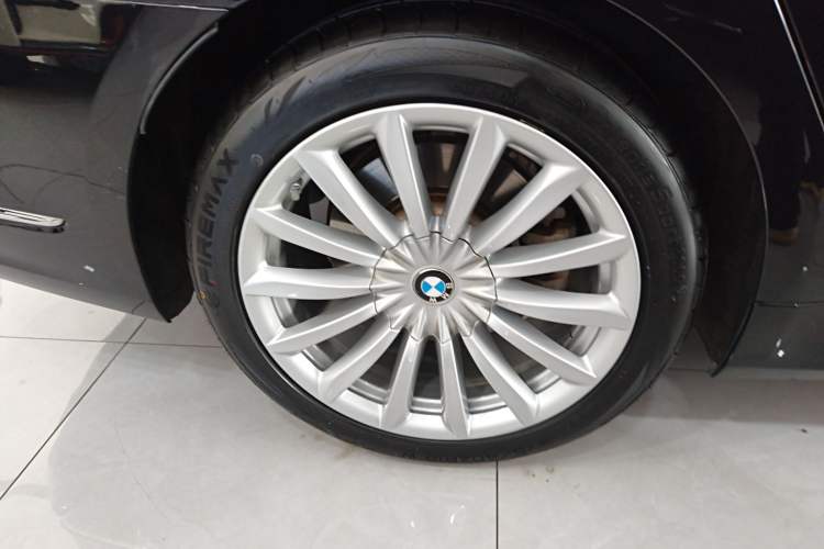 Used BMW 7 Series 2021 730Li Luxury Package Exterior 5