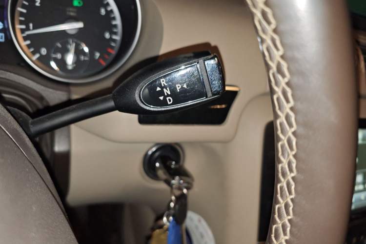 Used Mercedes-Benz R-Class 2017 R 320 4MATIC Business Edition Prestige Model
