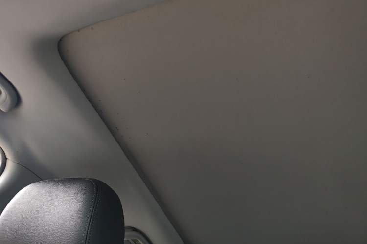 Used BAIC Senova X65 2015 2.0T Automatic Elite Model Headliner