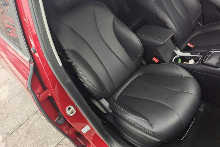 Used Roewe i5 2020 1.5L Automatic 4G Connect Luxury Flagship Edition