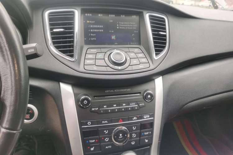 Used Bestune B90 2014 1.8T Automatic Luxury Model Audio And AC Panel