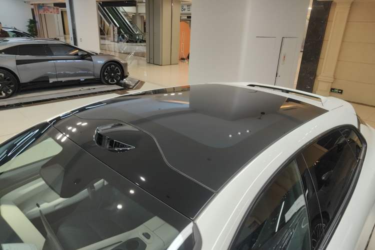 Used Zeekr 001 2025 YOU Edition 100 kWh All-Wheel Drive Roof