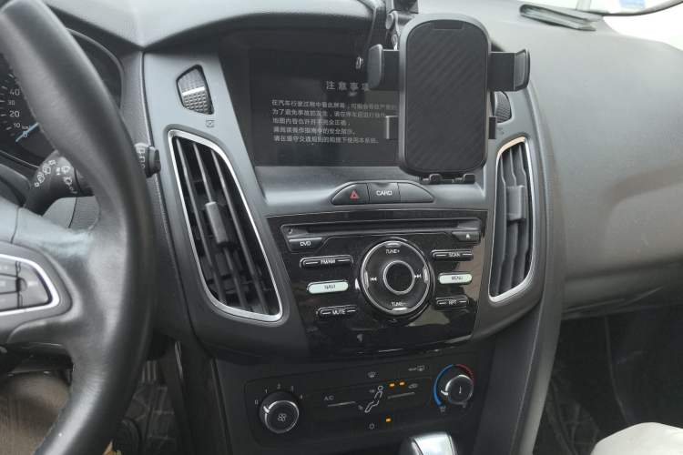 Used Ford Focus 2018 Hatchback Classic 1.6L Automatic Trendy SmartDrive Edition
