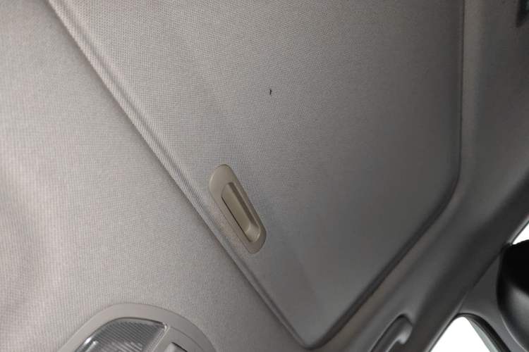 Used Hyundai Celesta 2017 1.6L Automatic Enjoyment Version GLS Headliner