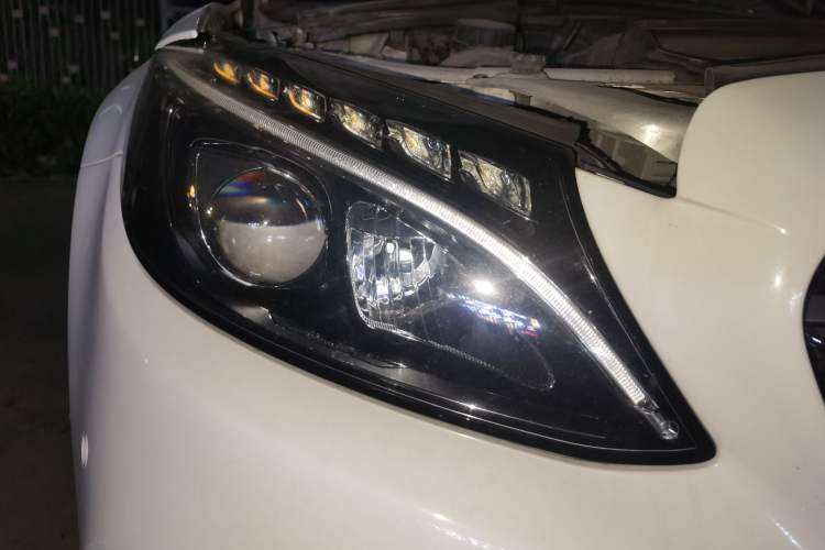 Used Mercedes-Benz C-Class 2017 C 200 L Sport Edition Right Front Headlight