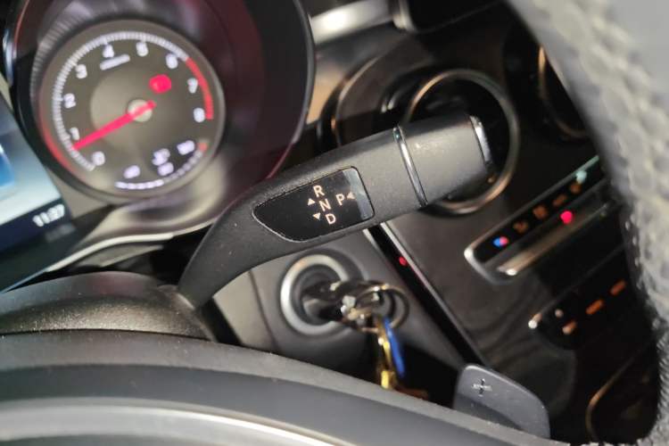 Used Mercedes-Benz C-Class 2016 C 200 L Sport Edition Gear Lever