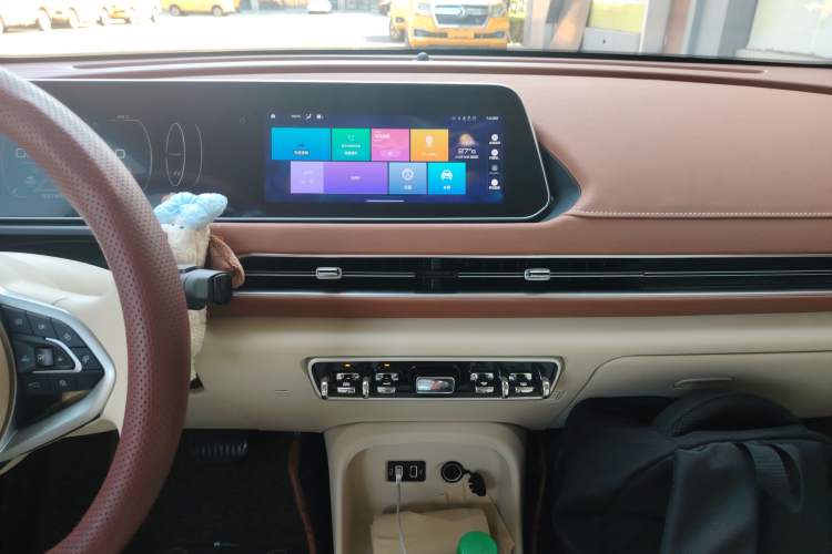 Used ORA Good Cat 2021 400km Standard Range Venus Edition Lithium Iron Phosphate Audio And AC Panel