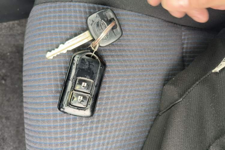 Used Toyota YARiS L Zhi Xuan 2016 Revised 1.5E CVT Charming Edition Vehicle Key