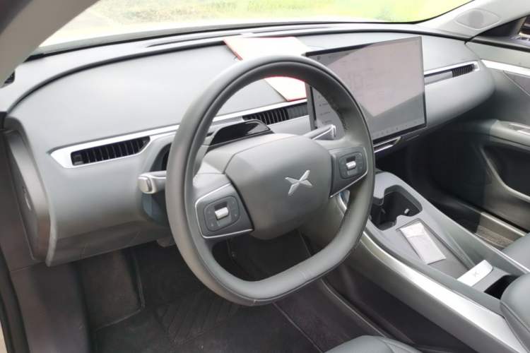 Used XPeng MONA M03 2025 600 with Ultra-Long Range Max Center Console