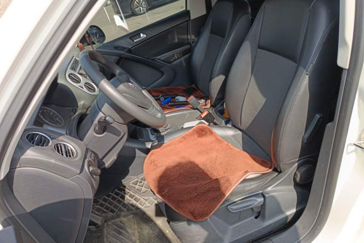 Used Volkswagen Tiguan 2015 1.8TSI Automatic Two-Wheel Drive Trend Edition Left Front Seat