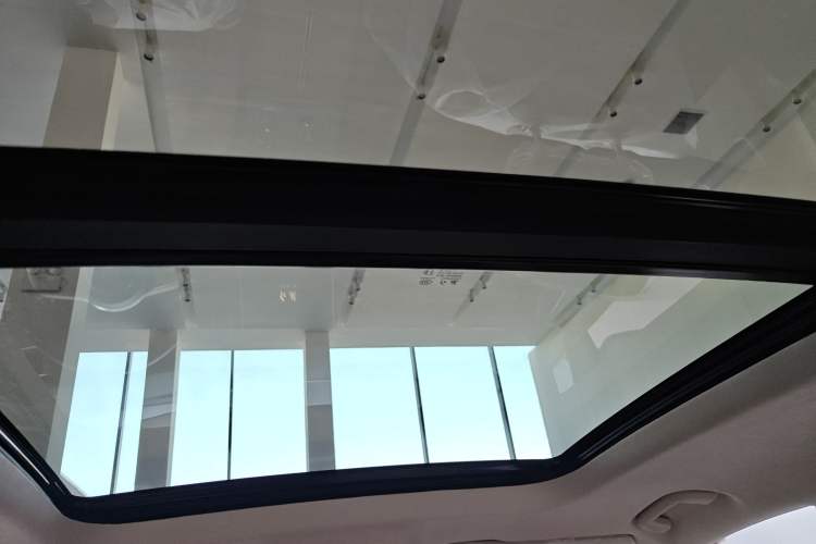 Used Hongqi HS7 PHEV 2025 Model 2.0T PHEV Four-Wheel Drive 2 Million Units Commemorative Edition 6-Seater