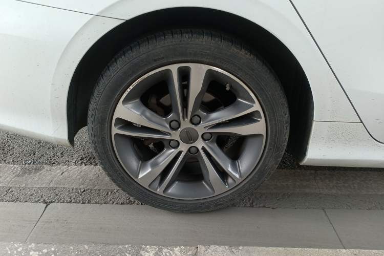 Used Geely Auto Binray 2020 Revised 1.4T CVT Asian Games Edition Right Rear Wheel Hub