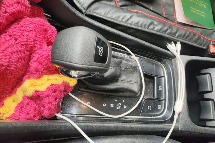 Used Skoda Karoq 2020 TSI280 Luxury Smart Edition China VI Standard Gear Lever