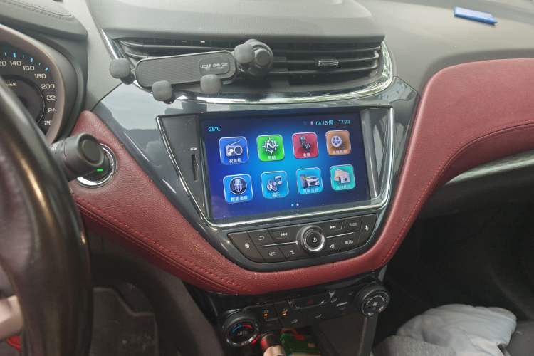 Used Chevrolet Malibu 2017 1.5T Automatic Luxury Edition Audio And AC Panel