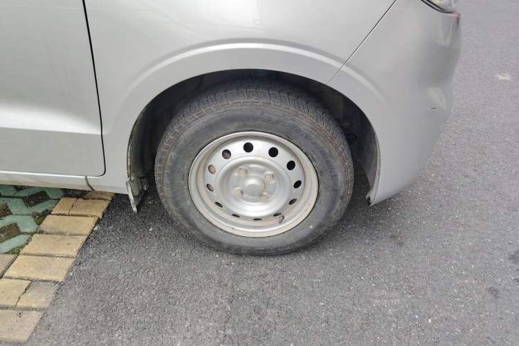 Used Wuling Hongguang V 2022 1.5L Jingqu Version Hydraulic Power Steering LAR