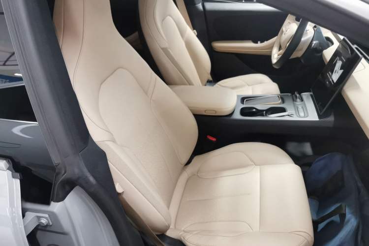 Used Nio ET5T 2023 75 kWh Touring Right Front Seat