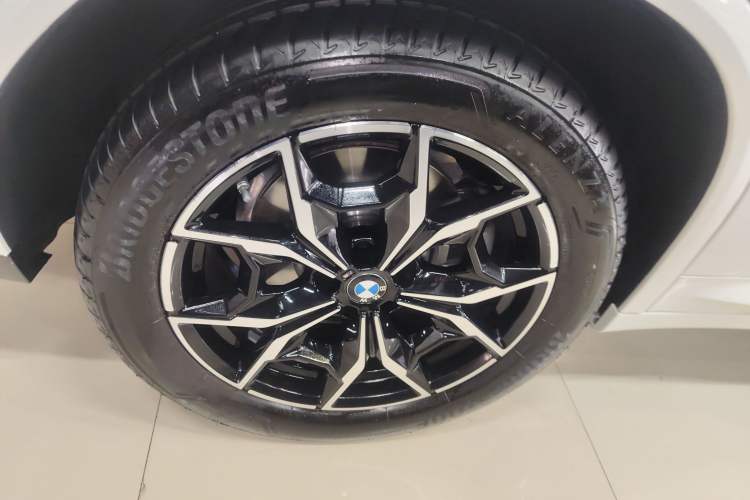 Used BMW X4 2022 xDrive 25i M Sport Package Right Rear Wheel Hub
