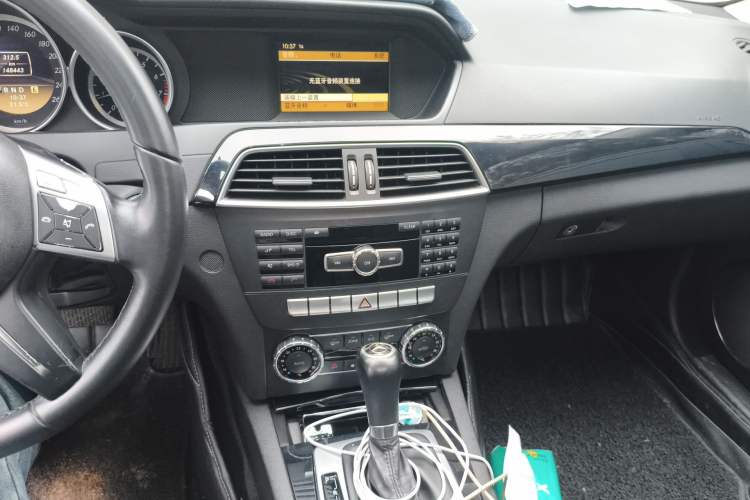 Used Mercedes-Benz C-Class 2011 C 180K Classic model Audio And AC Panel