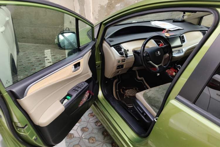 Used Honda Jade 2013 1.8L CVT Luxury Edition 5 seats