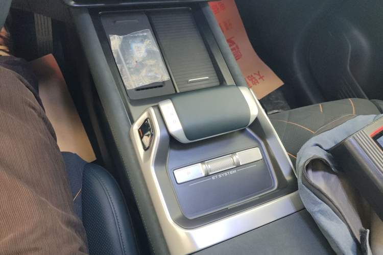 Used Deepal G318 2025 Worry-Free Adventure Edition Four-Wheel Drive Secret Realm Version Gear Lever