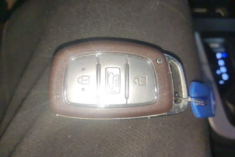 Used Hyundai Elantra (6th Generation / Lingdong) 2016 1.6L Automatic ZhiXuan – Elite Version