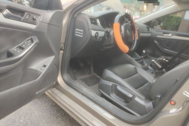 Used Volkswagen Sagitar 2015 230TSI Manual Comfort Version Driver Seat