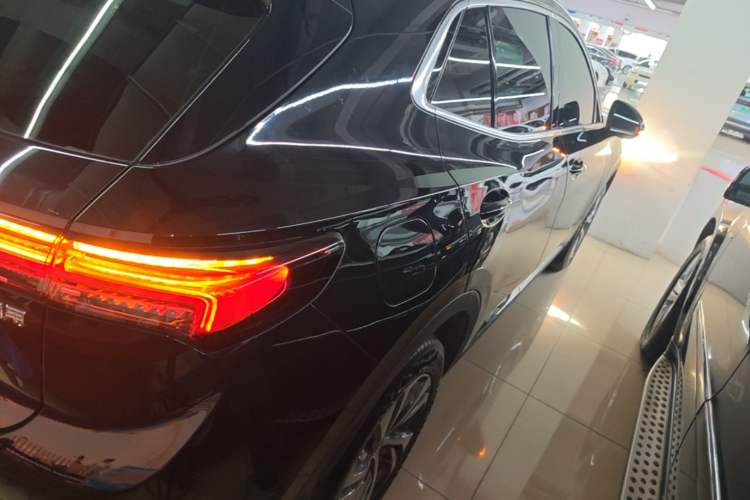 Used Buick Envision 2020 Encore S 652T Four-Wheel Drive Luxury Model Rear Right 45 Deg