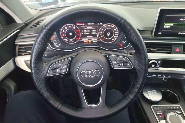 Used Audi A4L 2019 40 TFSI Fashion Edition China VI Emission Standard