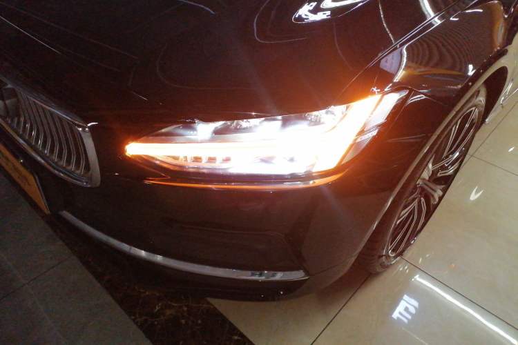 Used Volvo S90 2024 B5 Zhiyuan Luxury Edition
