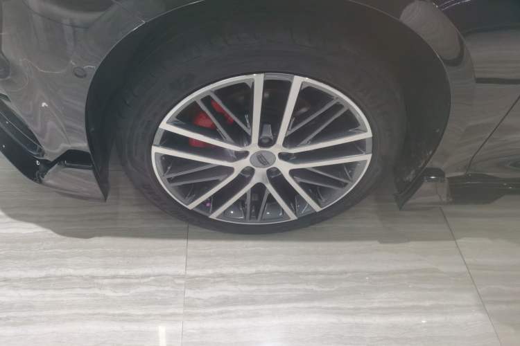 Used Geely Auto Preface 2024 2.0TD Qingyun Edition Left Front Wheel Hub