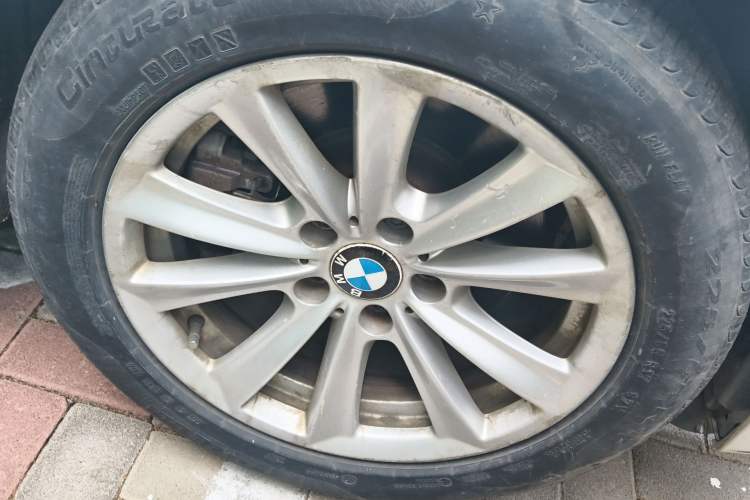 Used BMW 5 Series 2013 525Li Luxury Model Right Front Wheel Hub
