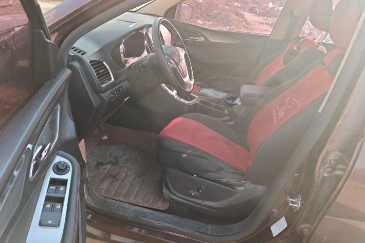 Used Baojun 560 2016 1.8L Manual Luxury Edition
