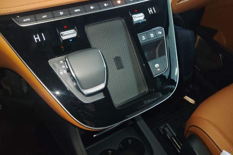 Used Hongqi HQ9 2023 2.0T Smart Connect Flagship Edition