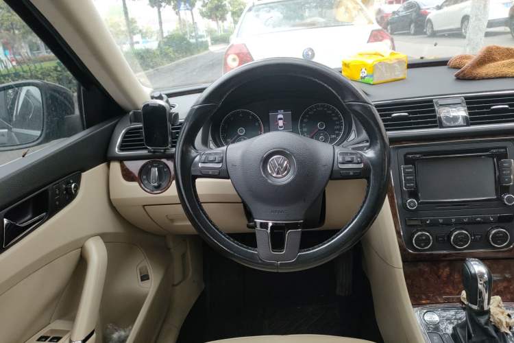 Used Volkswagen Passat 2013 1.8TSI DSG Prestige Edition Steering Wheel