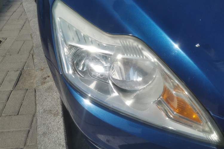 Used Ford Focus 2011 Sedan 1.8L Automatic Fashion Edition Right Front Headlight